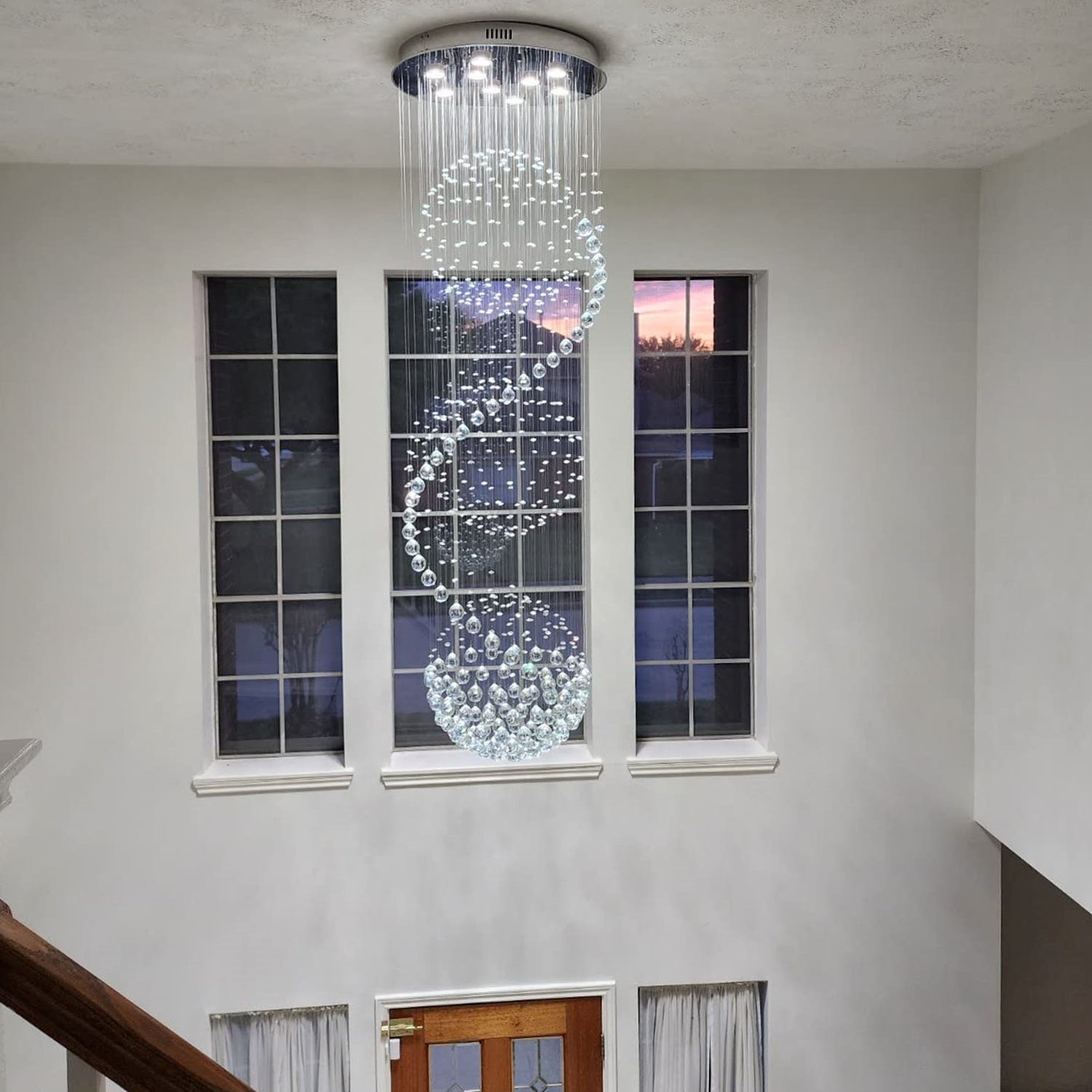 Chandelier Chic: Modern Staircase Lighting Concepts